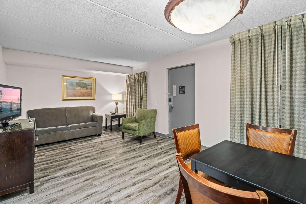 Quality Inn & Suites Mall Of America - Msp Airport Bloomington Ngoại thất bức ảnh