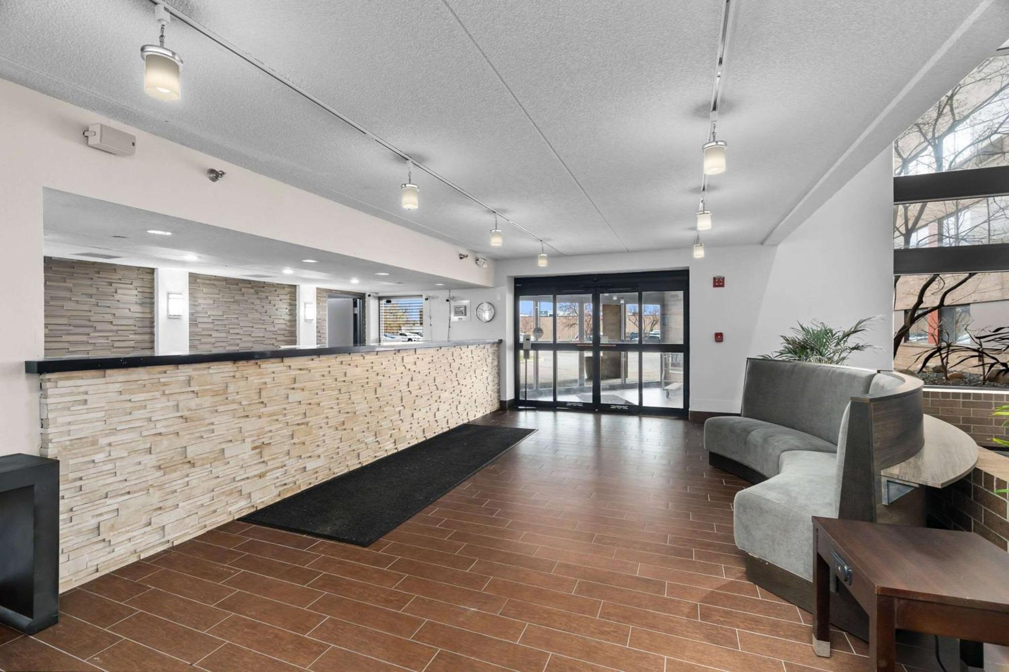 Quality Inn & Suites Mall Of America - Msp Airport Bloomington Ngoại thất bức ảnh